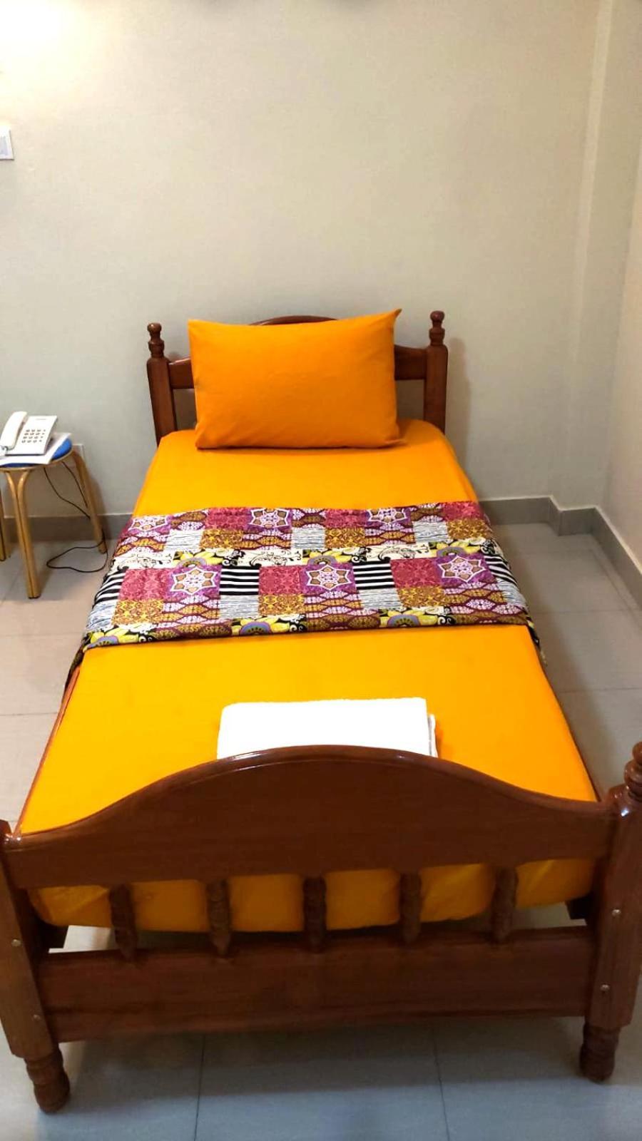 אואגדוגו Hotel Les Fleurettes מראה חיצוני תמונה