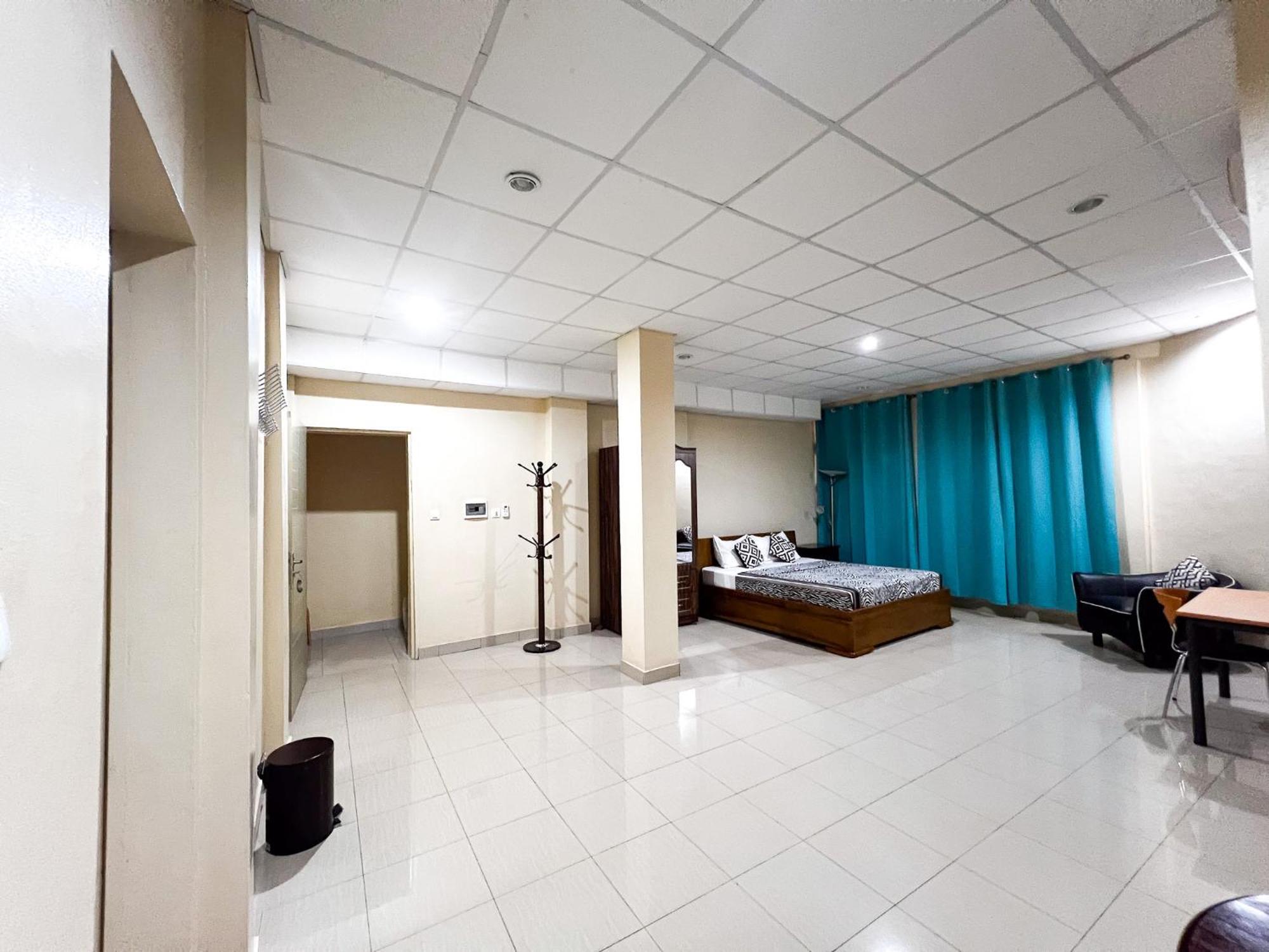 אואגדוגו Hotel Les Fleurettes מראה חיצוני תמונה